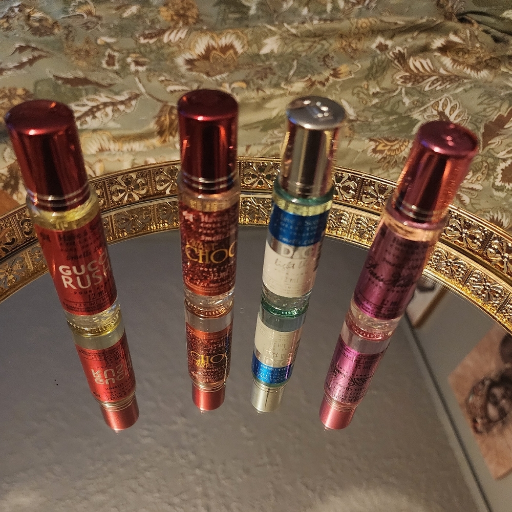 Woman sented body oils i have different sented oils.winners Choice 3 For 12